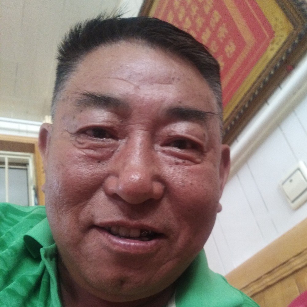 清脆还短靴的照片
