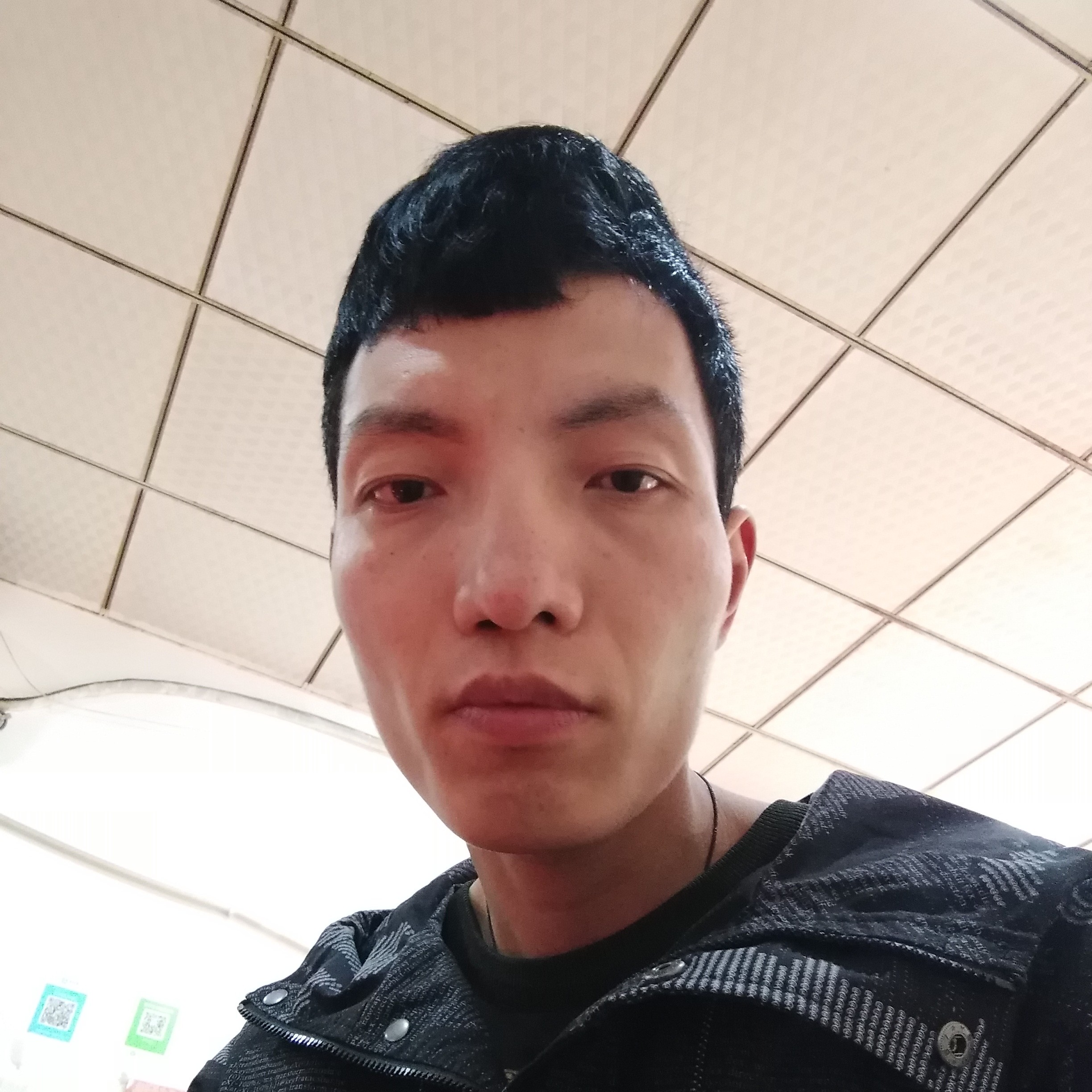 皮带等待留胡子的照片