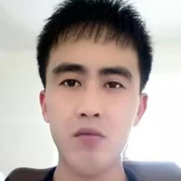 鑫淼带身的照片