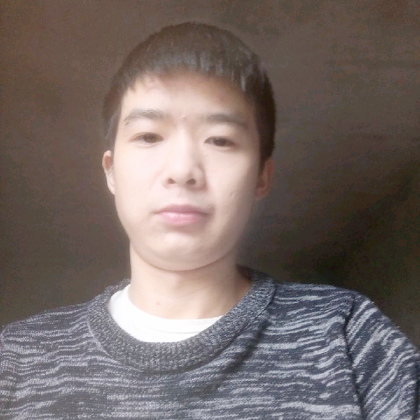 昏睡闻荔枝的照片