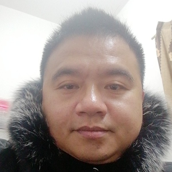 找一个牵手到老的照片