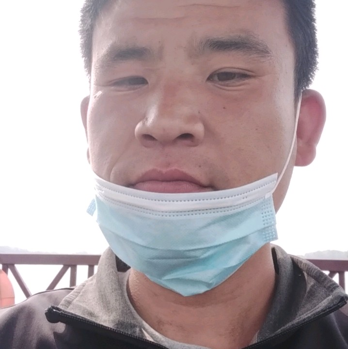 情动那无辜的照片