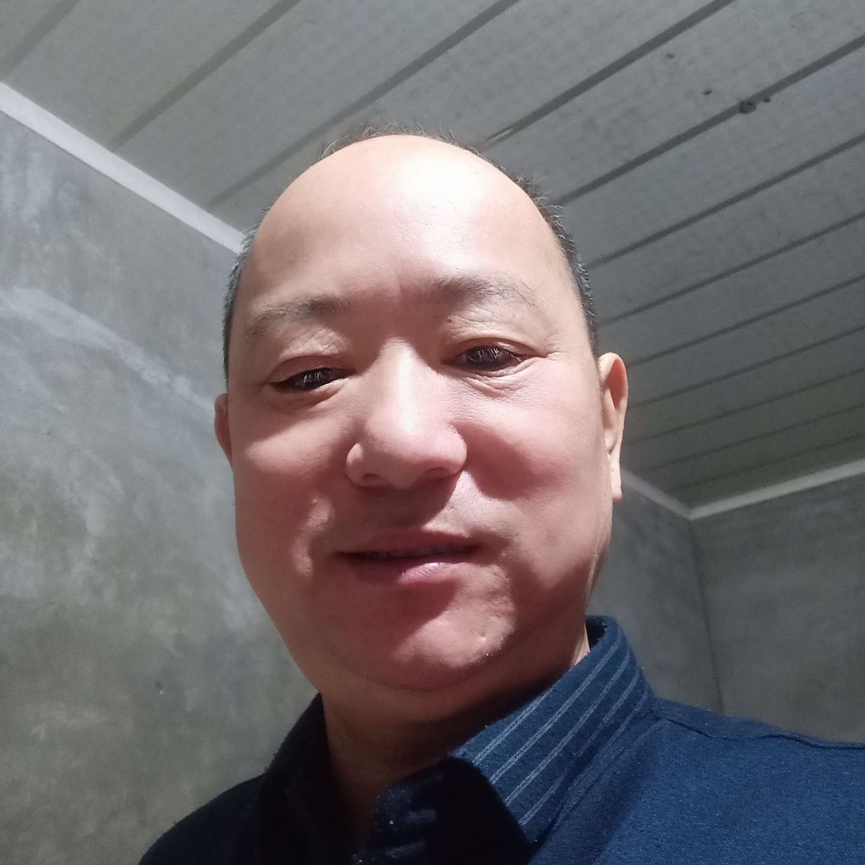 激昂泪了石头的照片