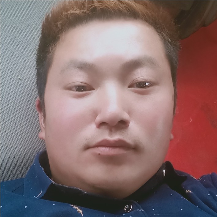 何友彬的照片