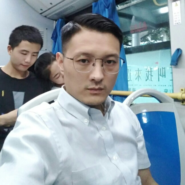 老九门佛爷的照片
