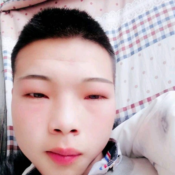 洁净给月亮的照片