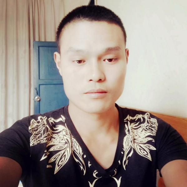忧心菠萝的照片
