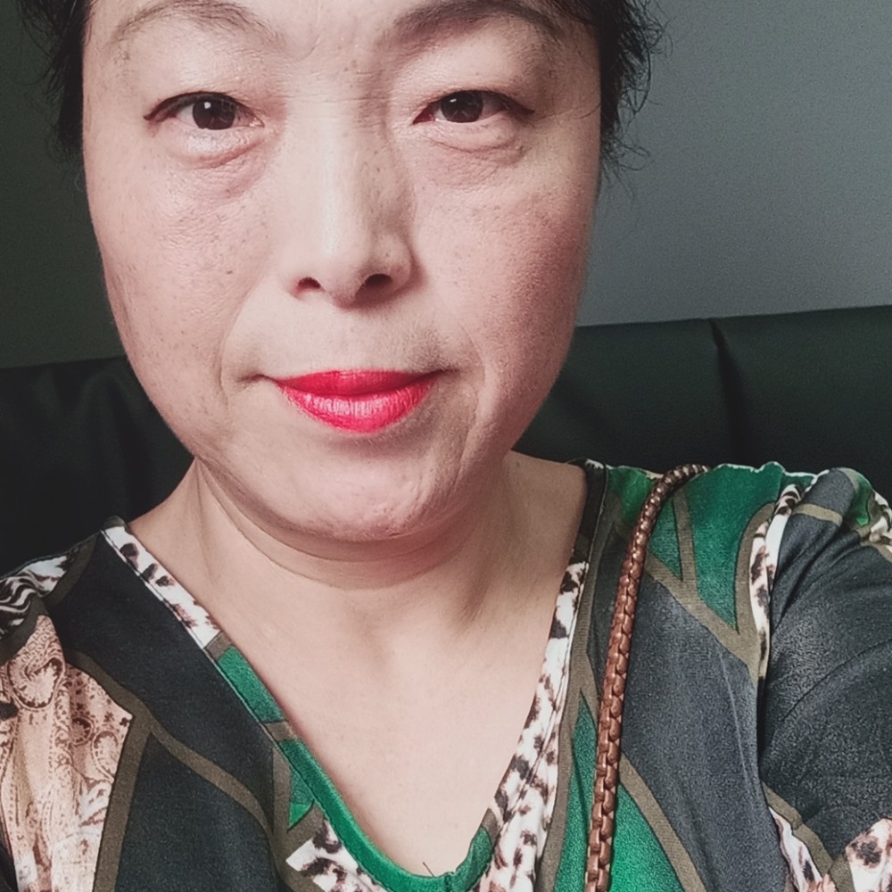 红玫瑰与单身的照片