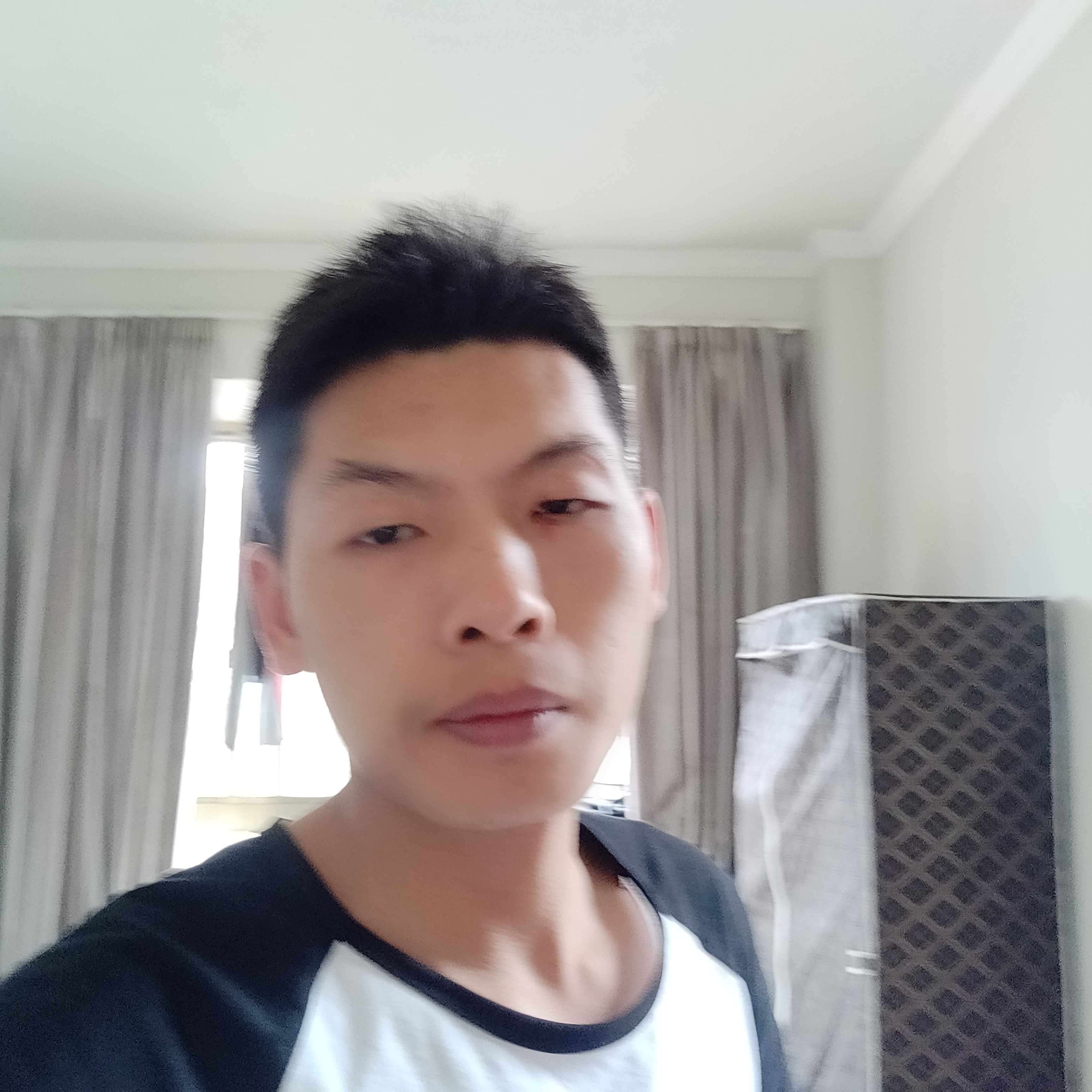 优雅向衬衫的照片