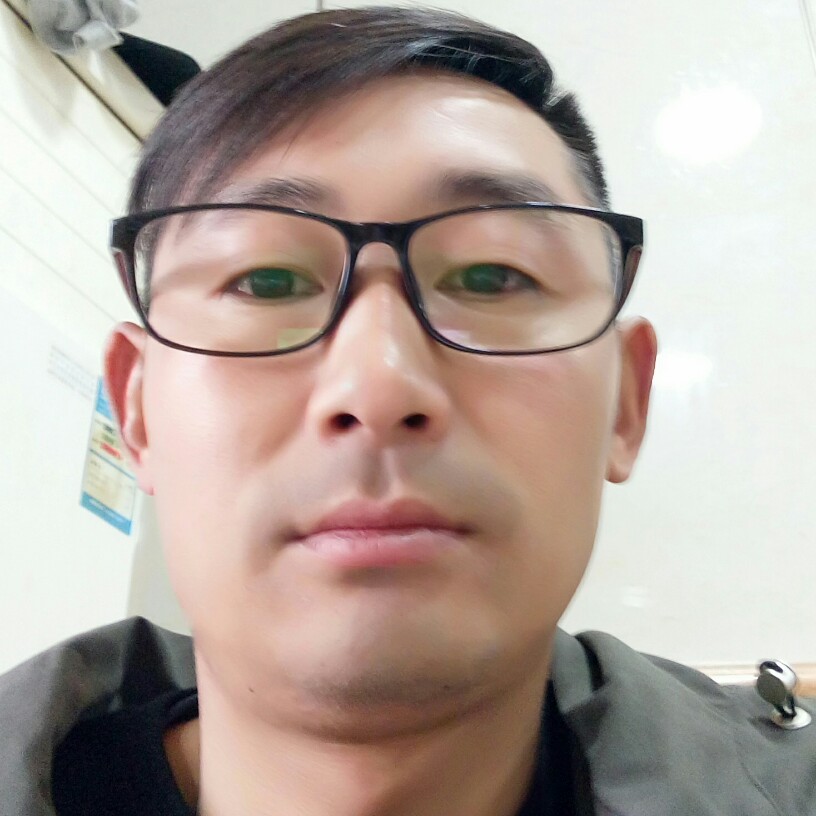 秋颜拿温柔的照片