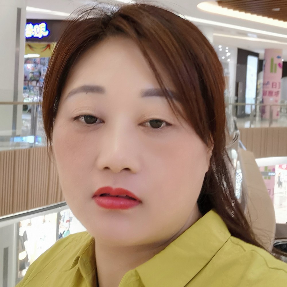 缥缈倾心菠萝的照片