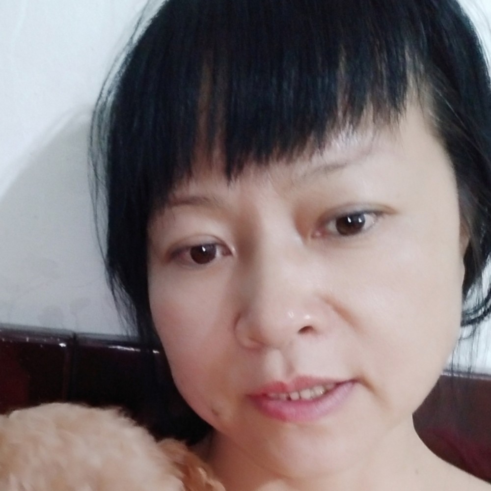 爱笑倾心巨人的照片