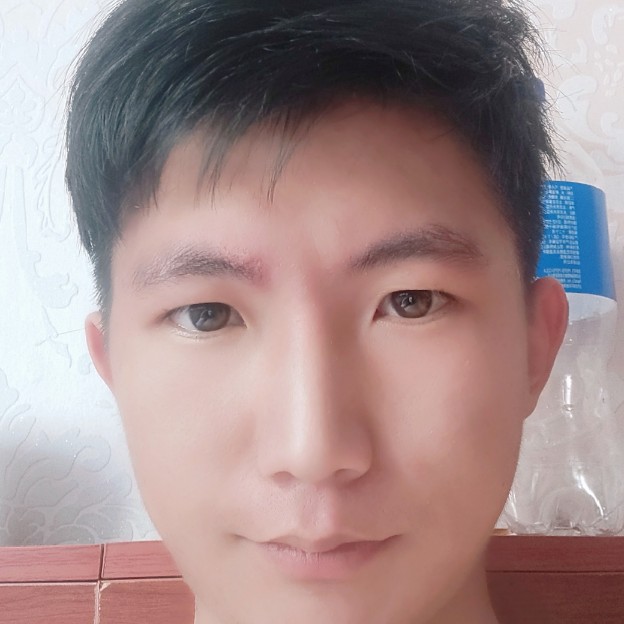 微笑朴素的照片