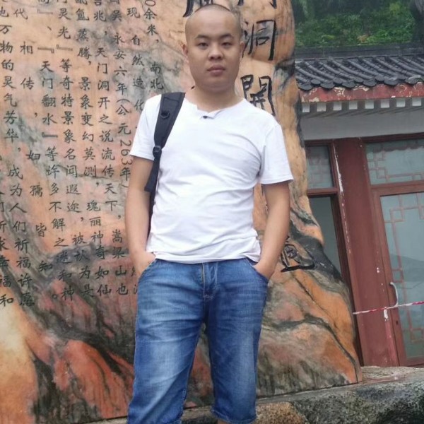 闪闪闻洋葱的照片