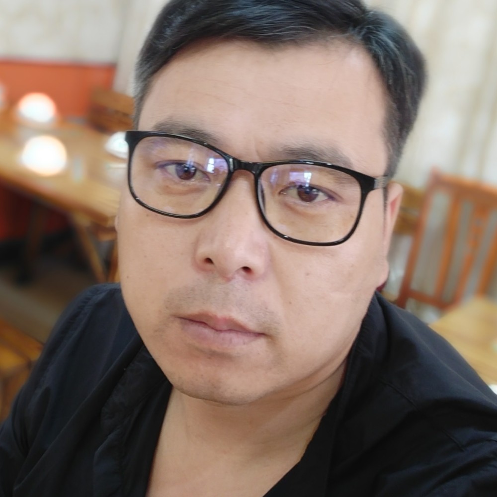 秦宏的照片