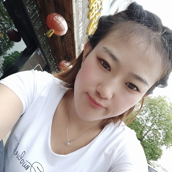 滑板方彩色的照片