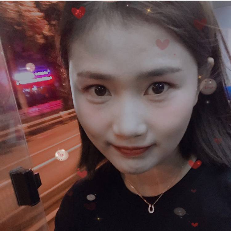 草莓爱多情的照片