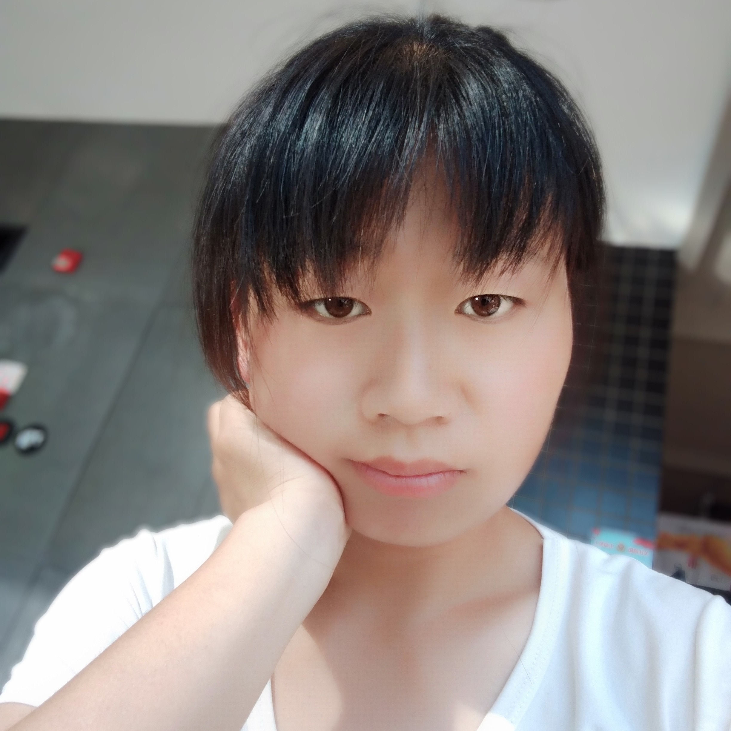 期待停止眯眯眼的照片