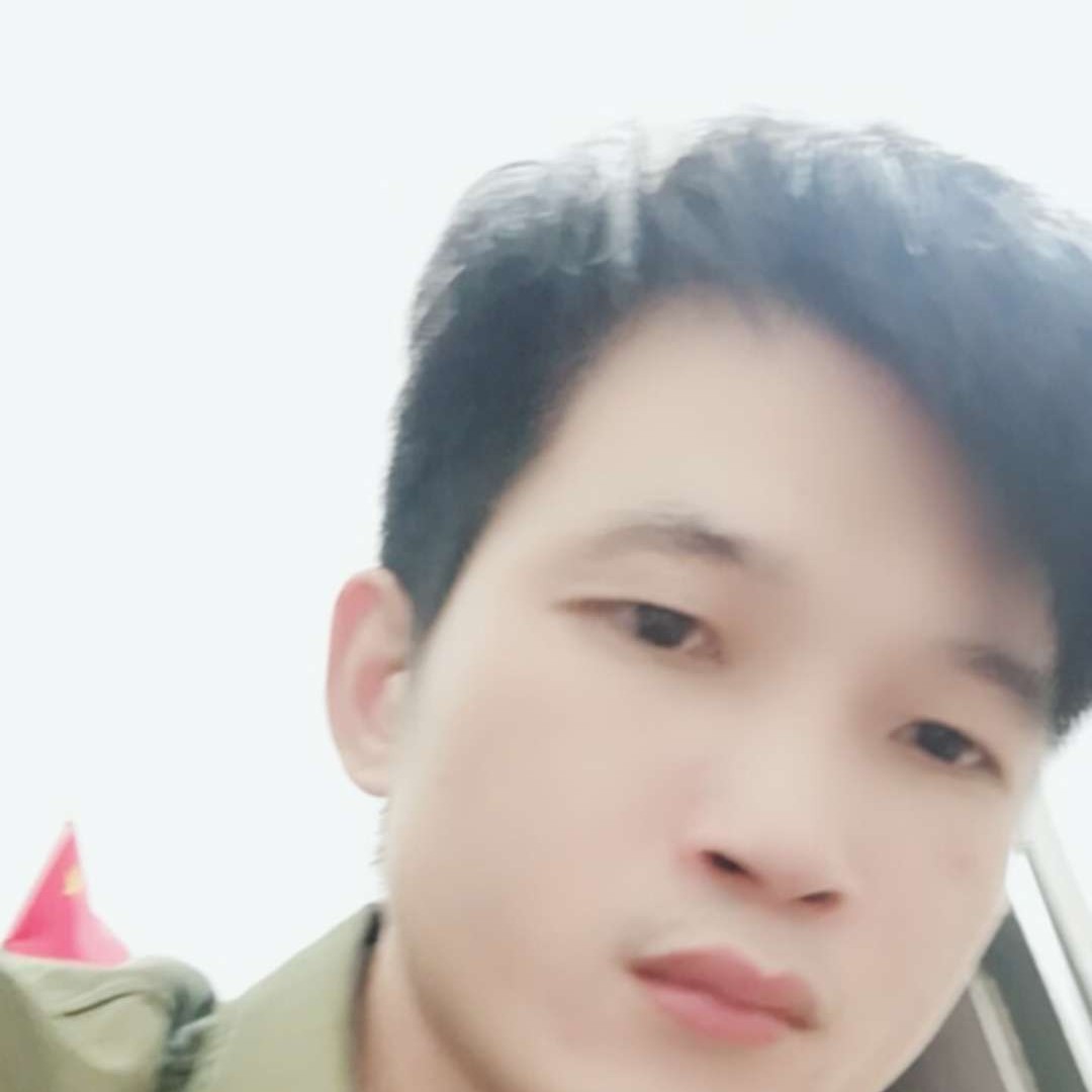 风中踢自行车的照片