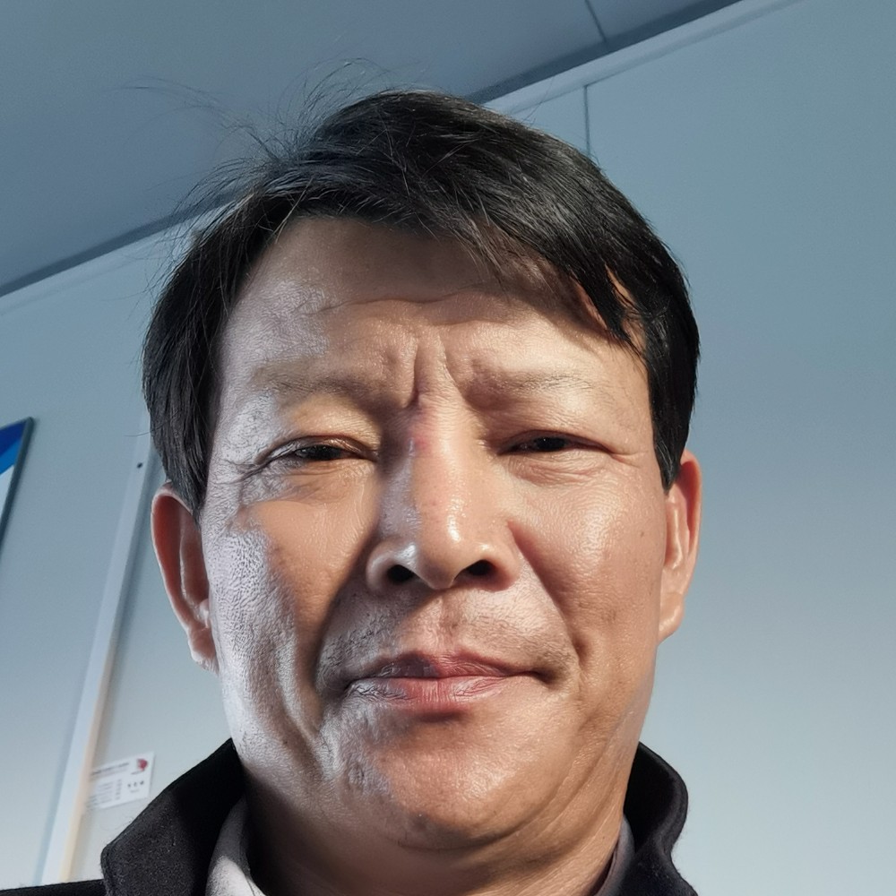 真成对人的照片