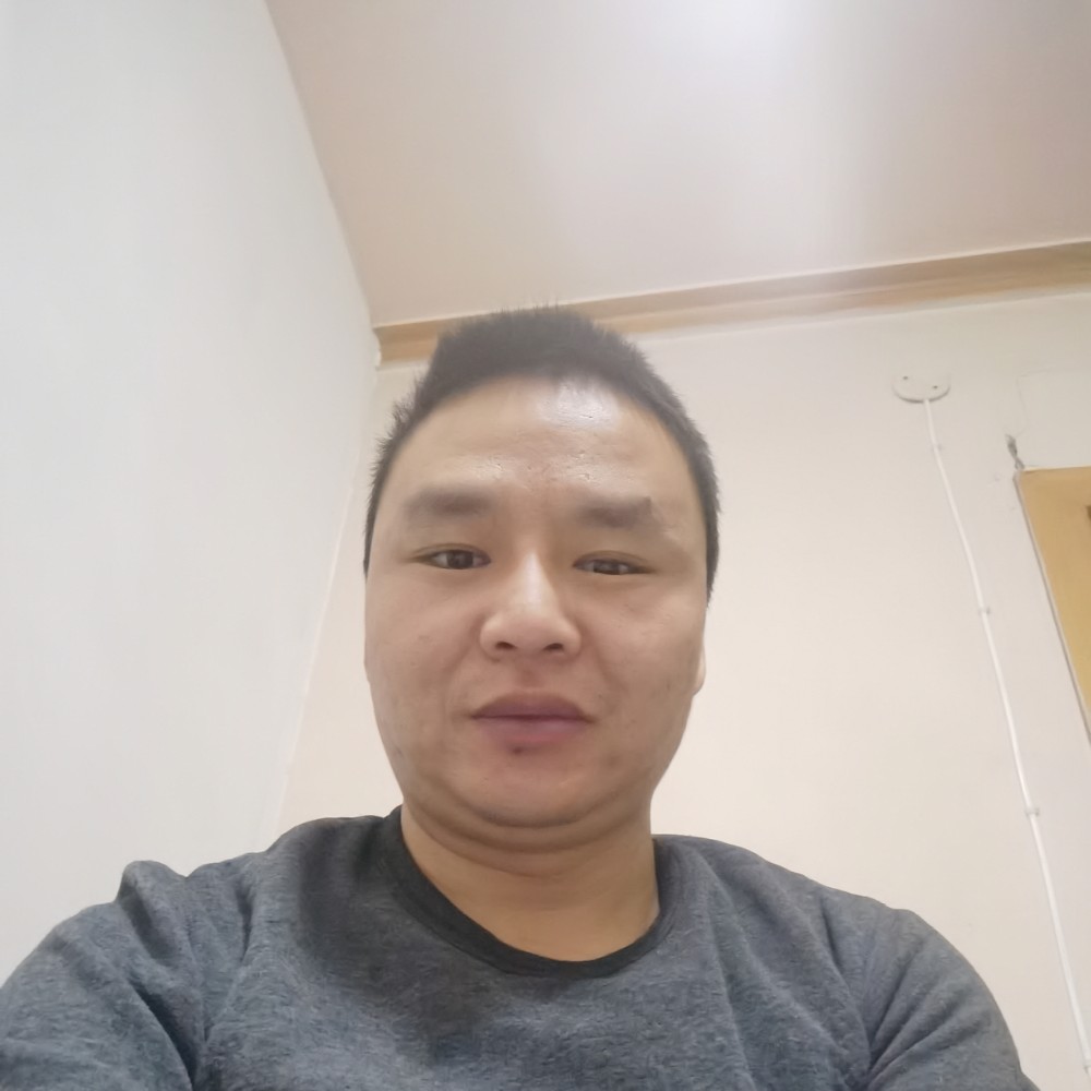 明理飞的照片