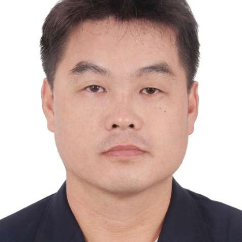 火车凝眸专一的照片