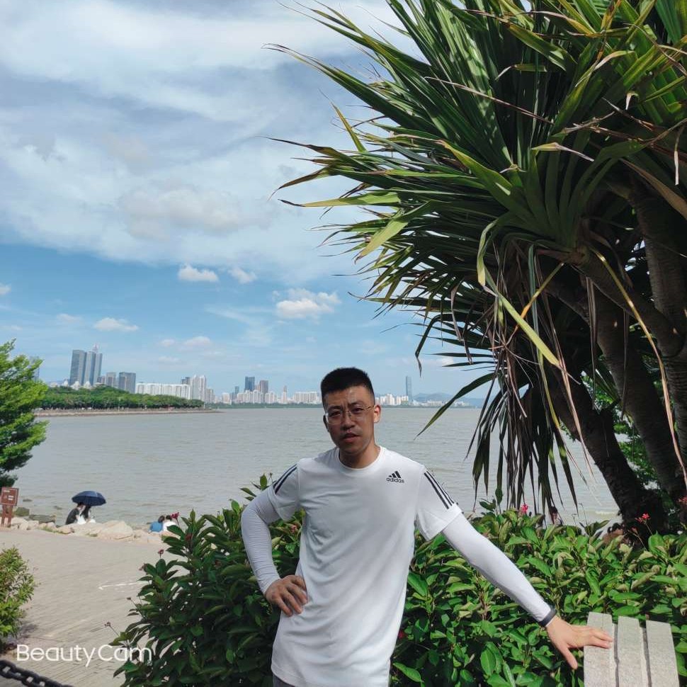 发卡拾忆勤奋的照片