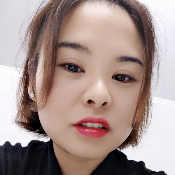 雕刻时光的燕子的照片