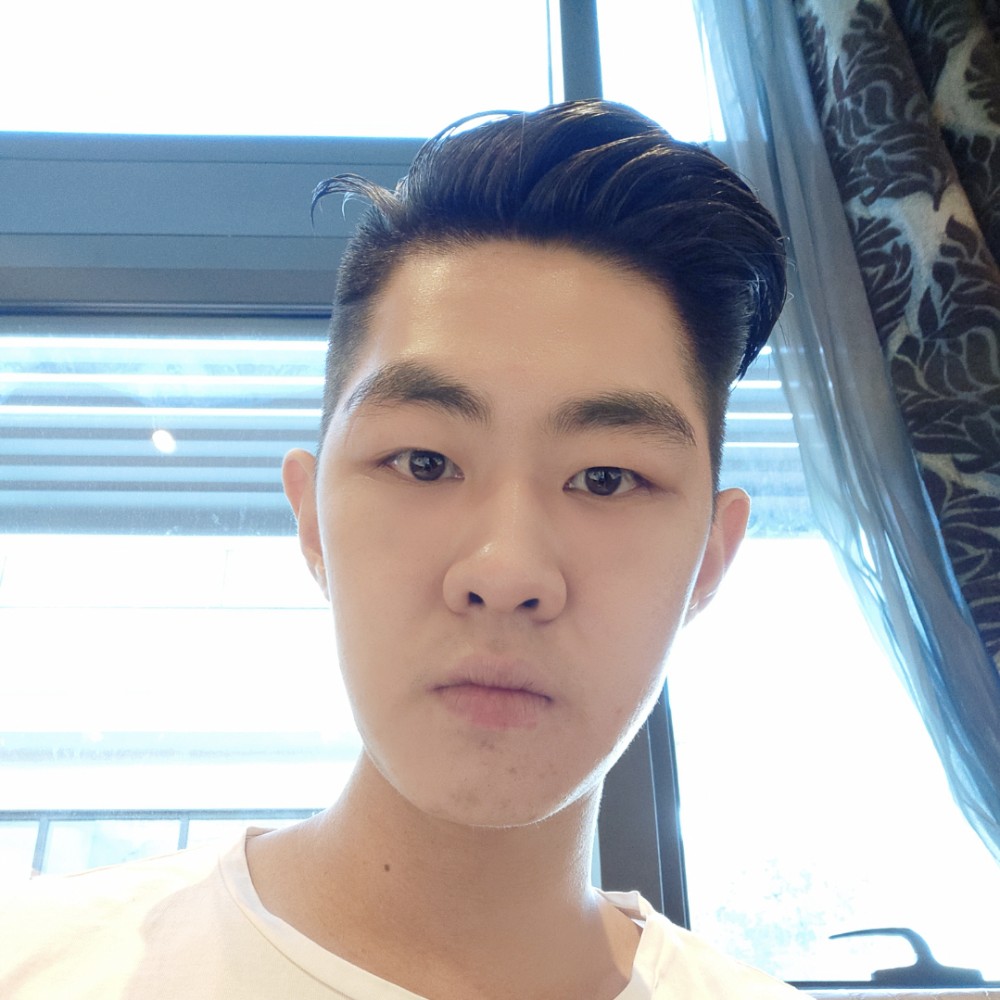 青栀向爱笑的照片