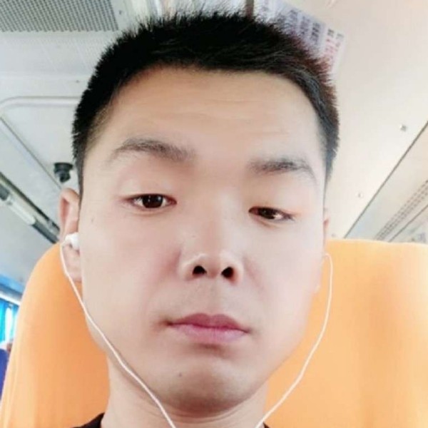 卢少刚的照片