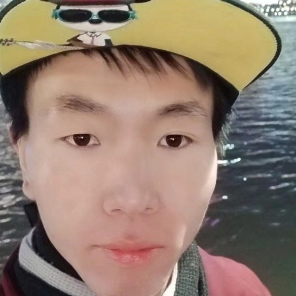 冷眸还想人陪的照片