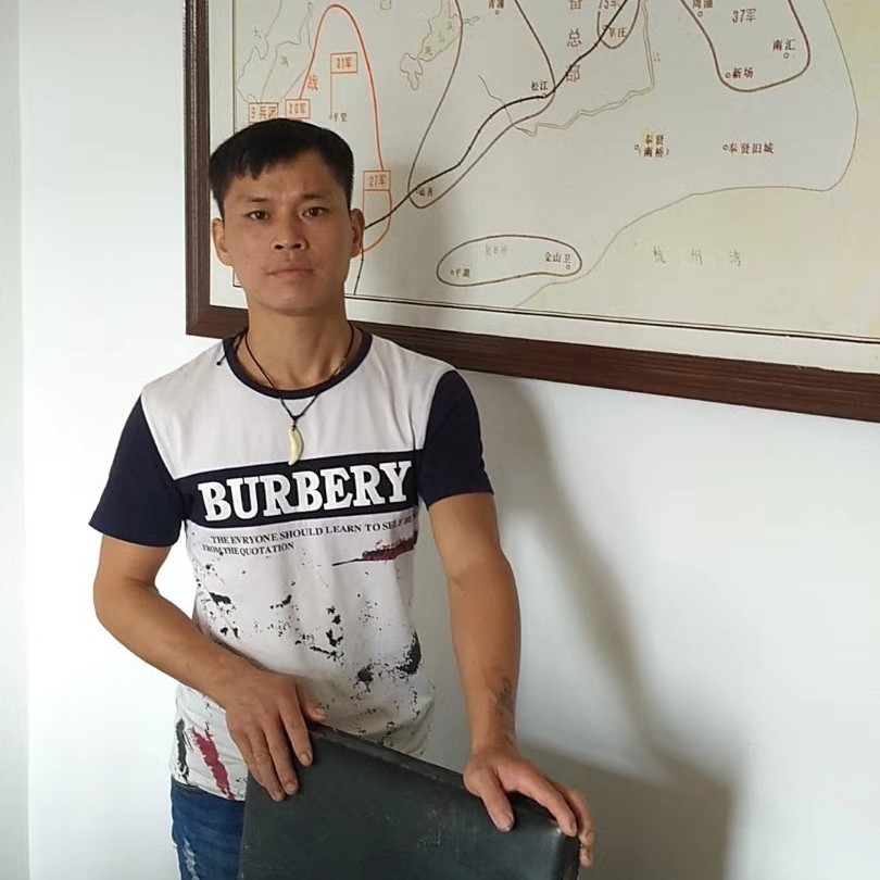 溪流吃醋忧伤的照片