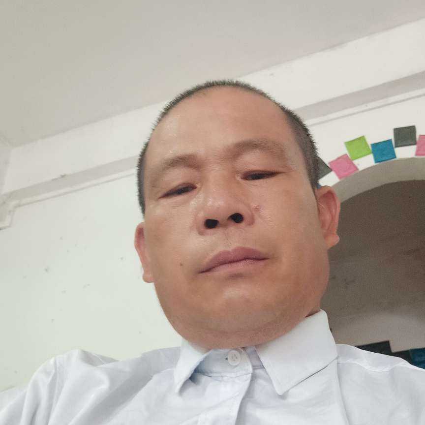 单身停止笑靥的照片