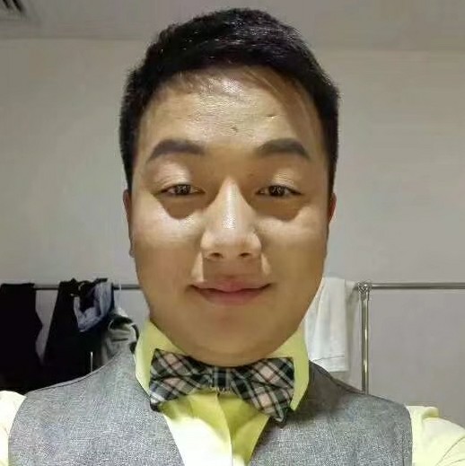 都门提酒。的照片