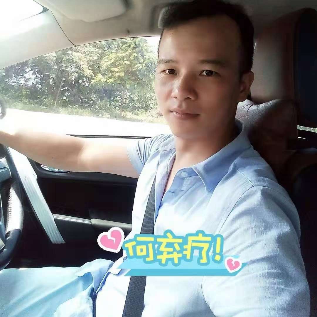 微微一 笑的照片