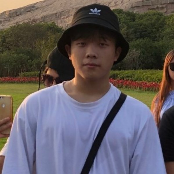 九千七七的照片