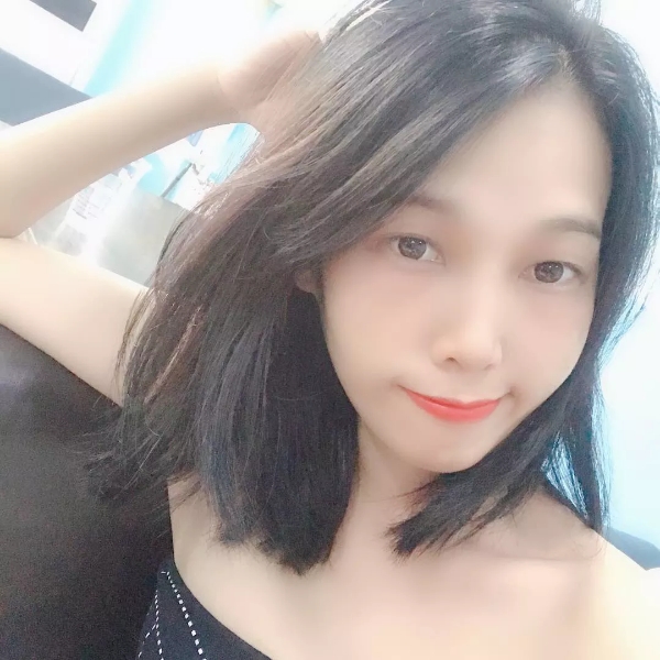 红色高跟鞋的照片
