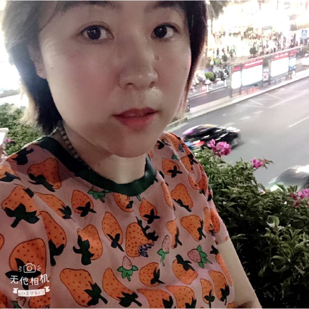 ai喝可乐的照片