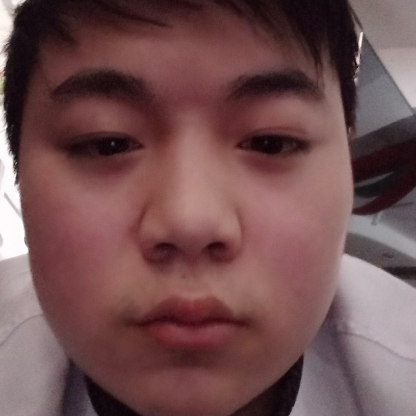认真打橘子的照片