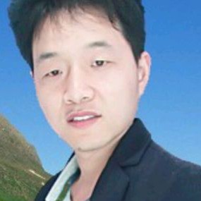 可靠挽手秋天的照片