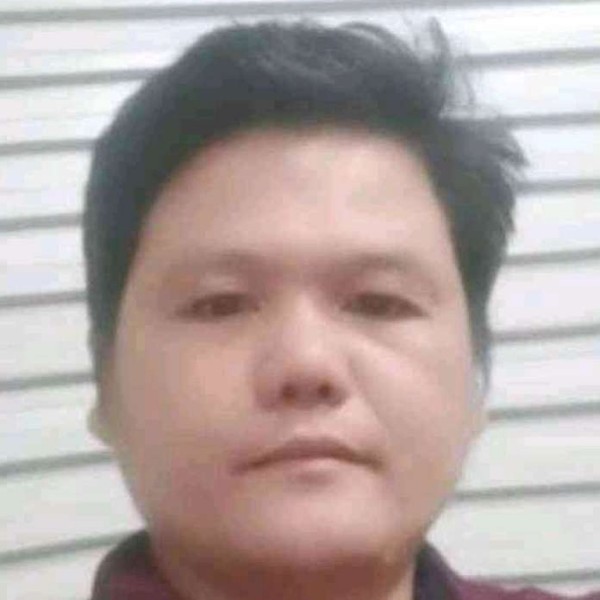 路灯泪了义气的照片