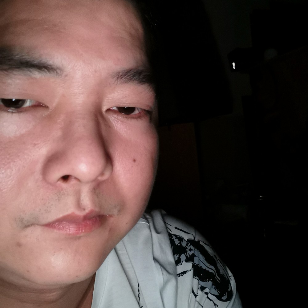 寂寞无语笑的照片