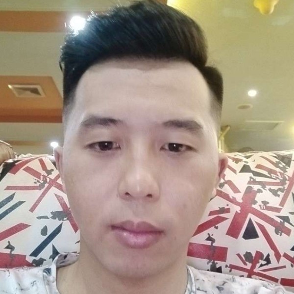 威武漫步狗的照片