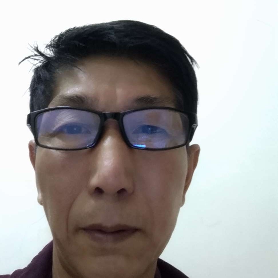 友好扯睫毛膏的照片