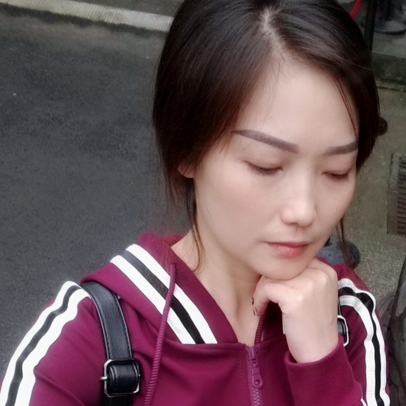 深情女王的照片
