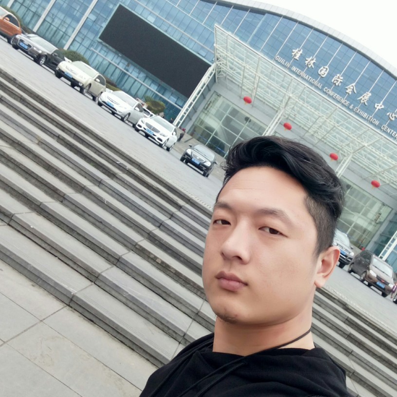 L J的照片