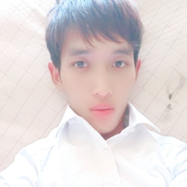 单纯放弃笑靥的照片
