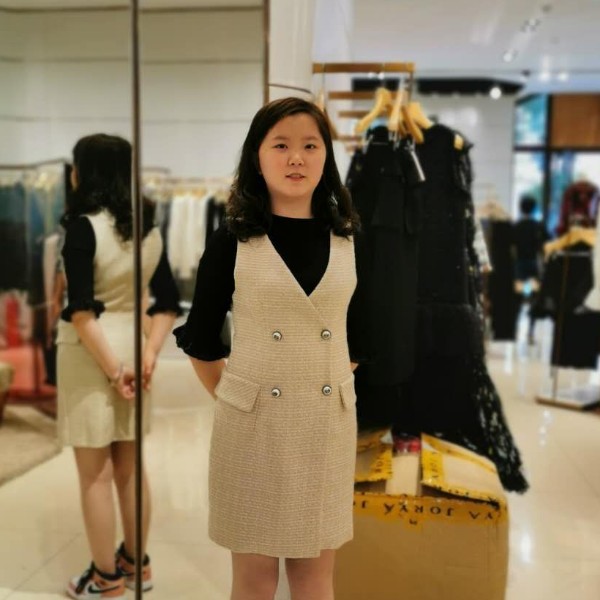 激萌少女的照片