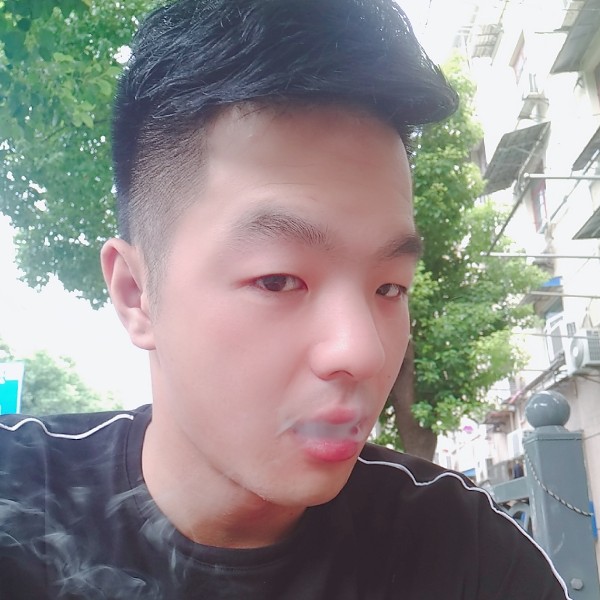 单薄清曲的照片
