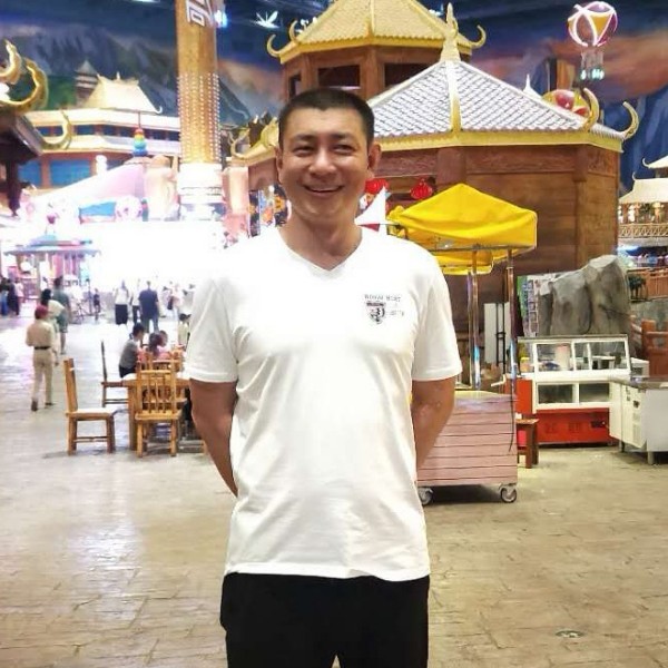 简单的石岩的照片